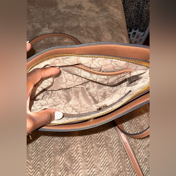 Calvin Klein crossbody with chain style brown adjustable strap purse - Picture 5 of 5